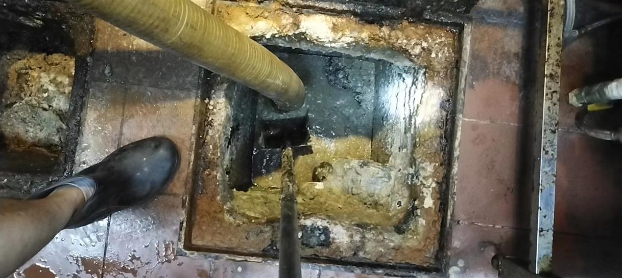 卫滨污水池清理一般都有毒气，怎么预防中毒呢？